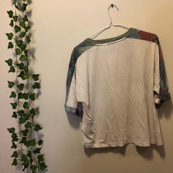 adidas baggy fit camo print top - Picture 3 of 3